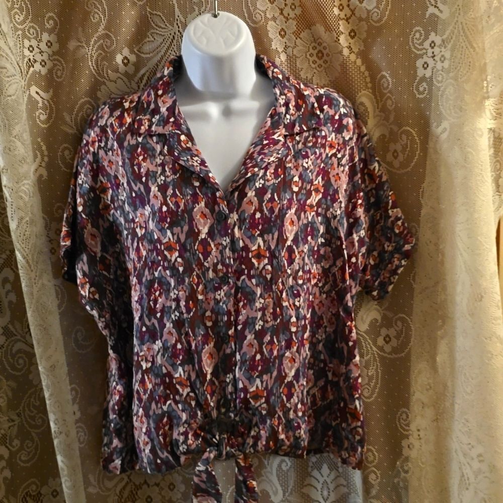 New Beachlunchlounge Women's size L Red blue orange geometric crop tie waist top